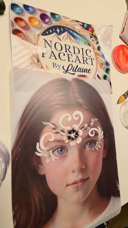 Tutorial: Mal et elegant blomsterdesign for ansiktsmaling